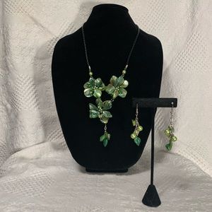 Enameled shell Green Necklace & Earring Set